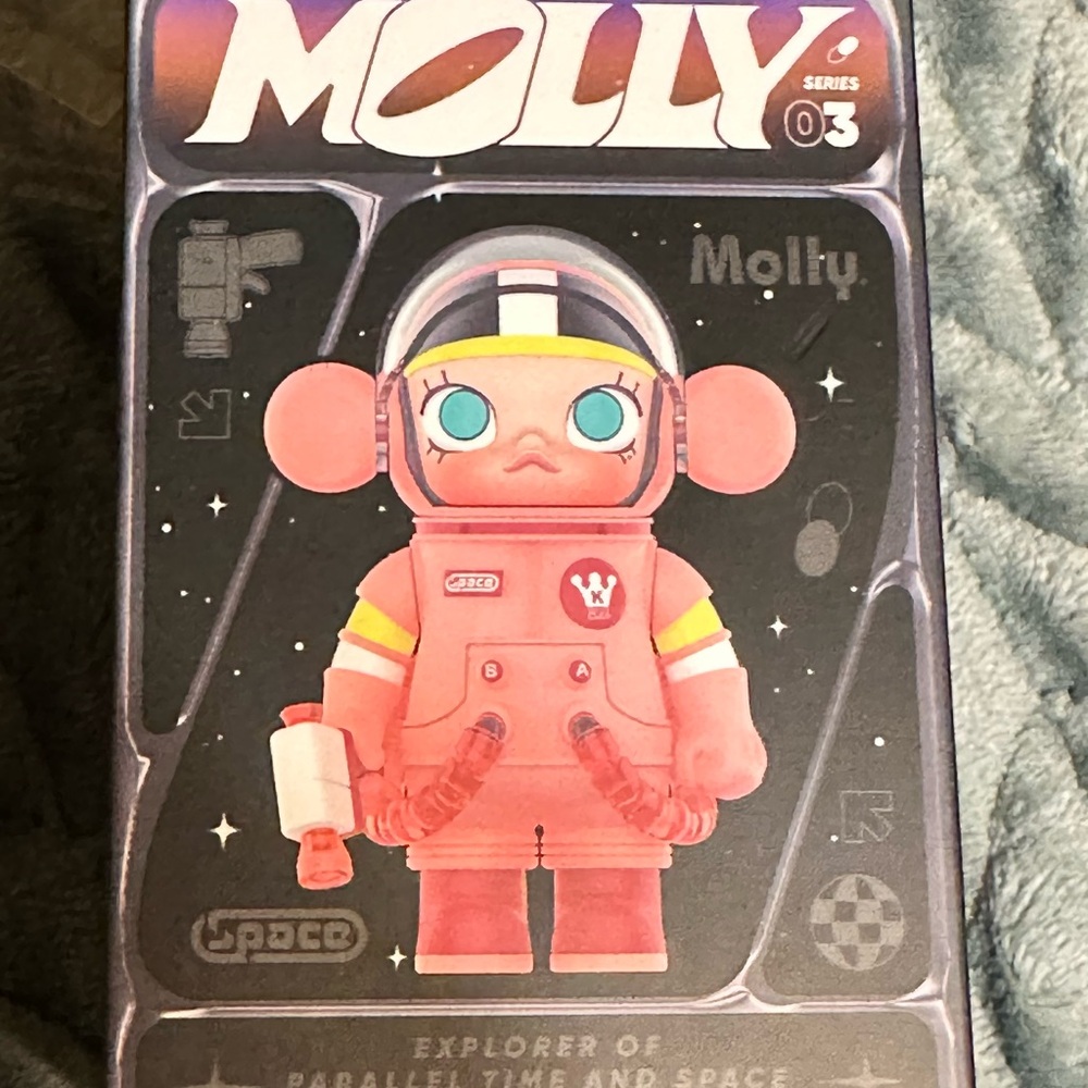 Mega space Molly 100 % series 3
Blind box - Picture 5 of 6